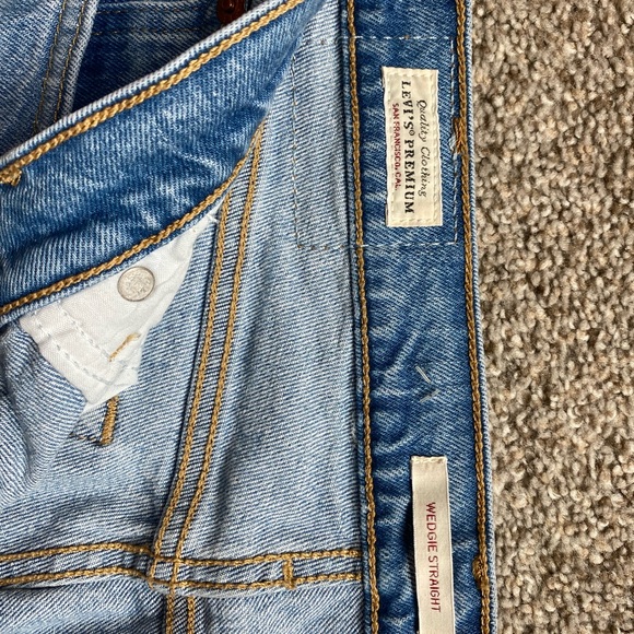 Levi Straight Leg Jeans - Picture 4 of 7